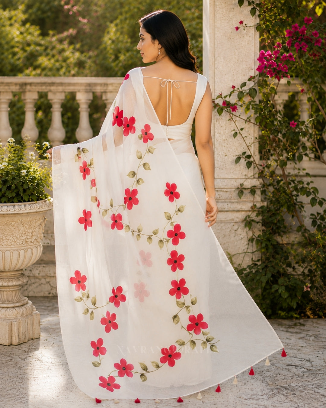Tanya’s Canvas | Hand-Painted Glass Tissue Silk Saree | White